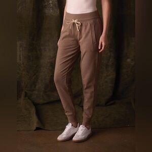 NWT The Normal Brand Women’s Purmeso Everyday Taupe Jogger Sweatpants Size Small